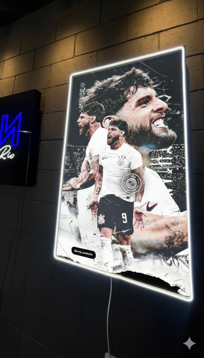 Quadro iluminado esportivo com moldura em LED